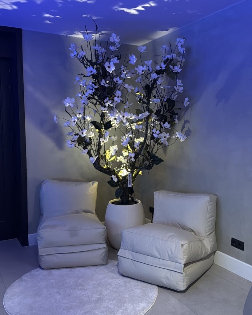 Kunstmagnoliaboom in creme pot- op maat gemaakt door STYLERZ24