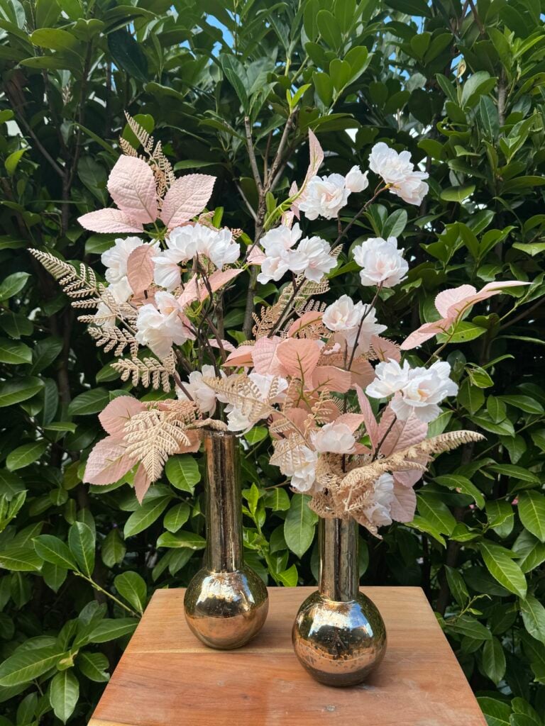 Gouden vaasjes met zijden bloemen STYLERZ24