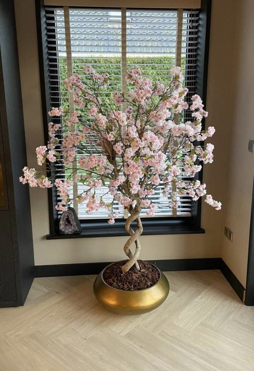Zijden bloesemboom op maat in een luxe gouden pot - interieurdecoratie door STYLERZ24