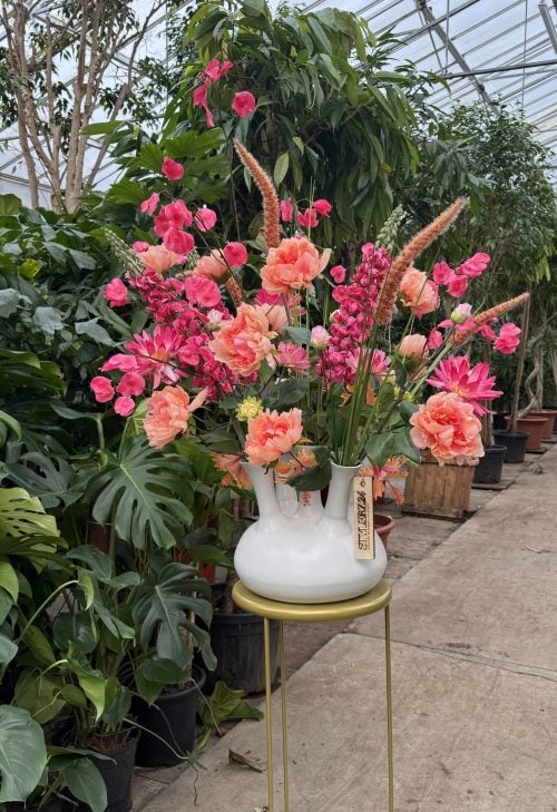 Zijden boeket in witte tuintaas - op maat genaakt door STYLERZ24